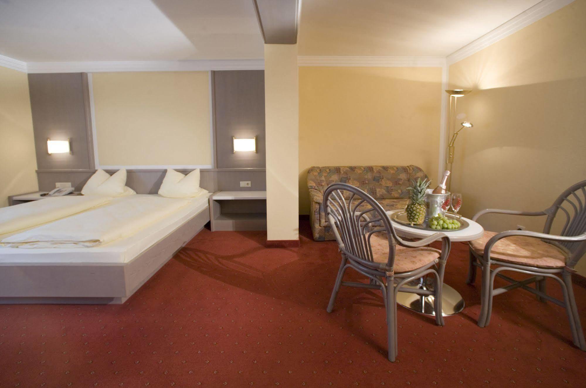 Hotel Bruno Fügen Dış mekan fotoğraf