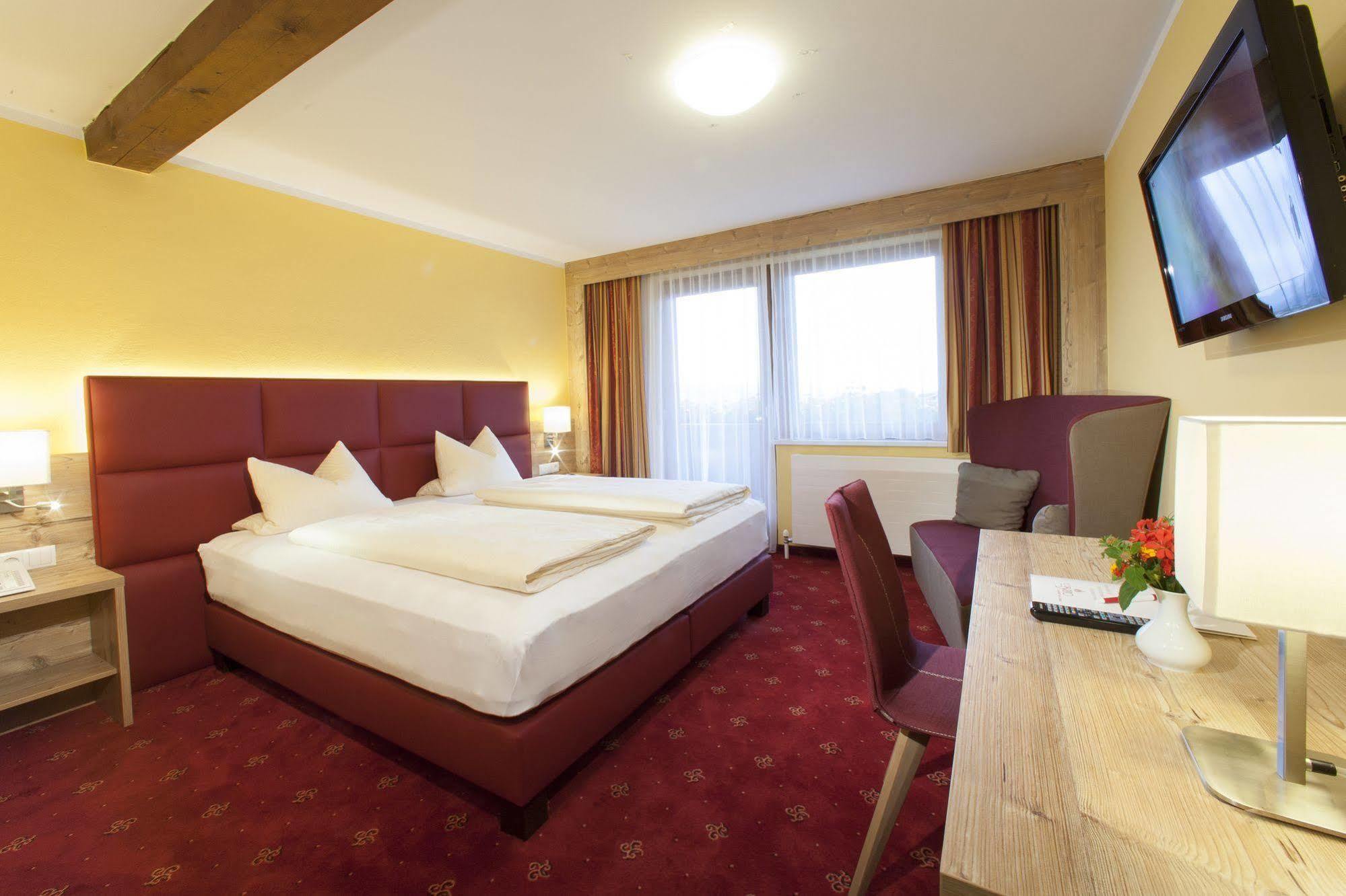 Hotel Bruno Fügen Dış mekan fotoğraf